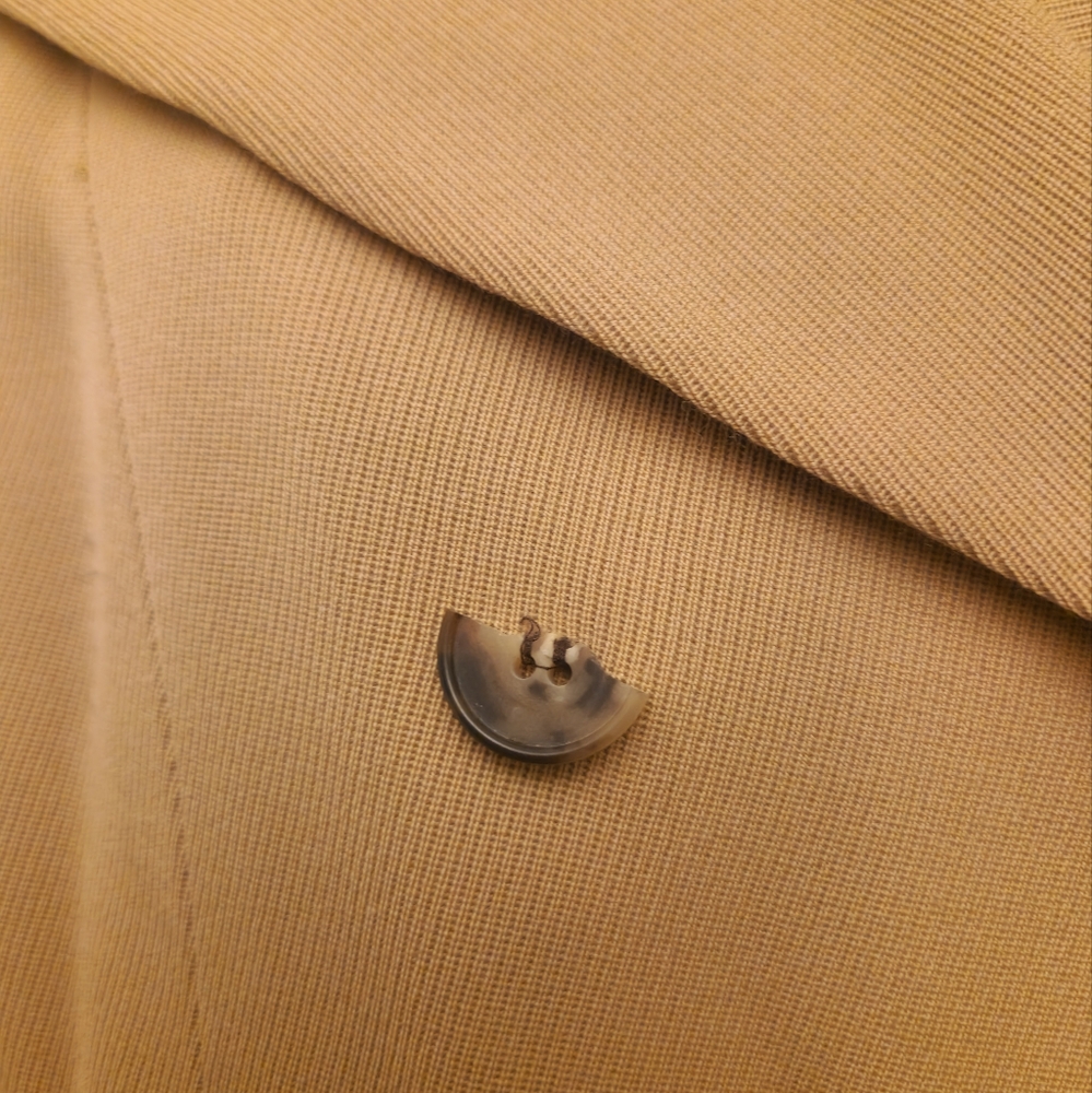 Vintage DKNY Women's Camel Double-Breasted Jacket Size 6 - Picture 6 of 7